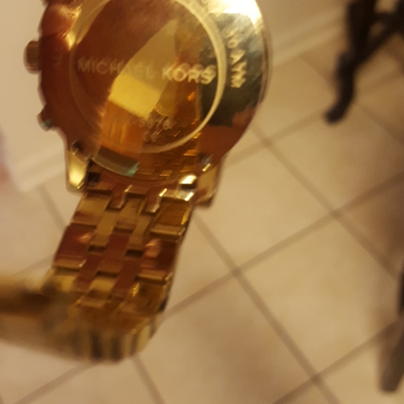 Michael Kors gold watch with crystal embellishment - Picture 4 of 4